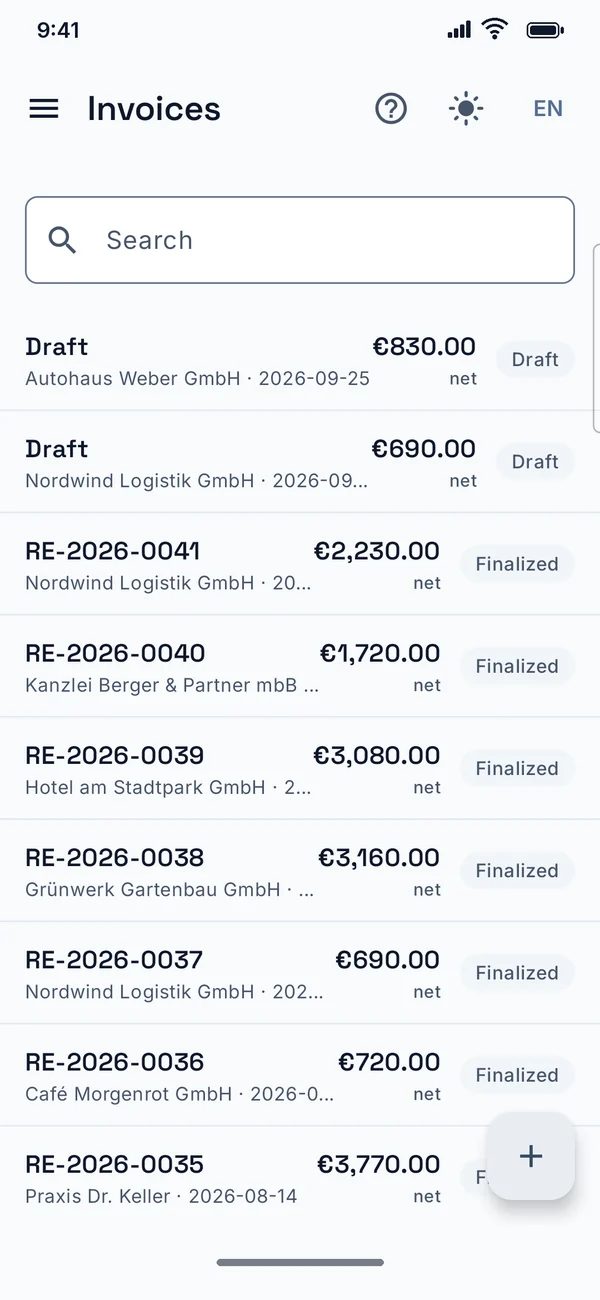 Invoices in the TWT Invoice app: two drafts, then the finalised invoices with number, customer, net amount and status.